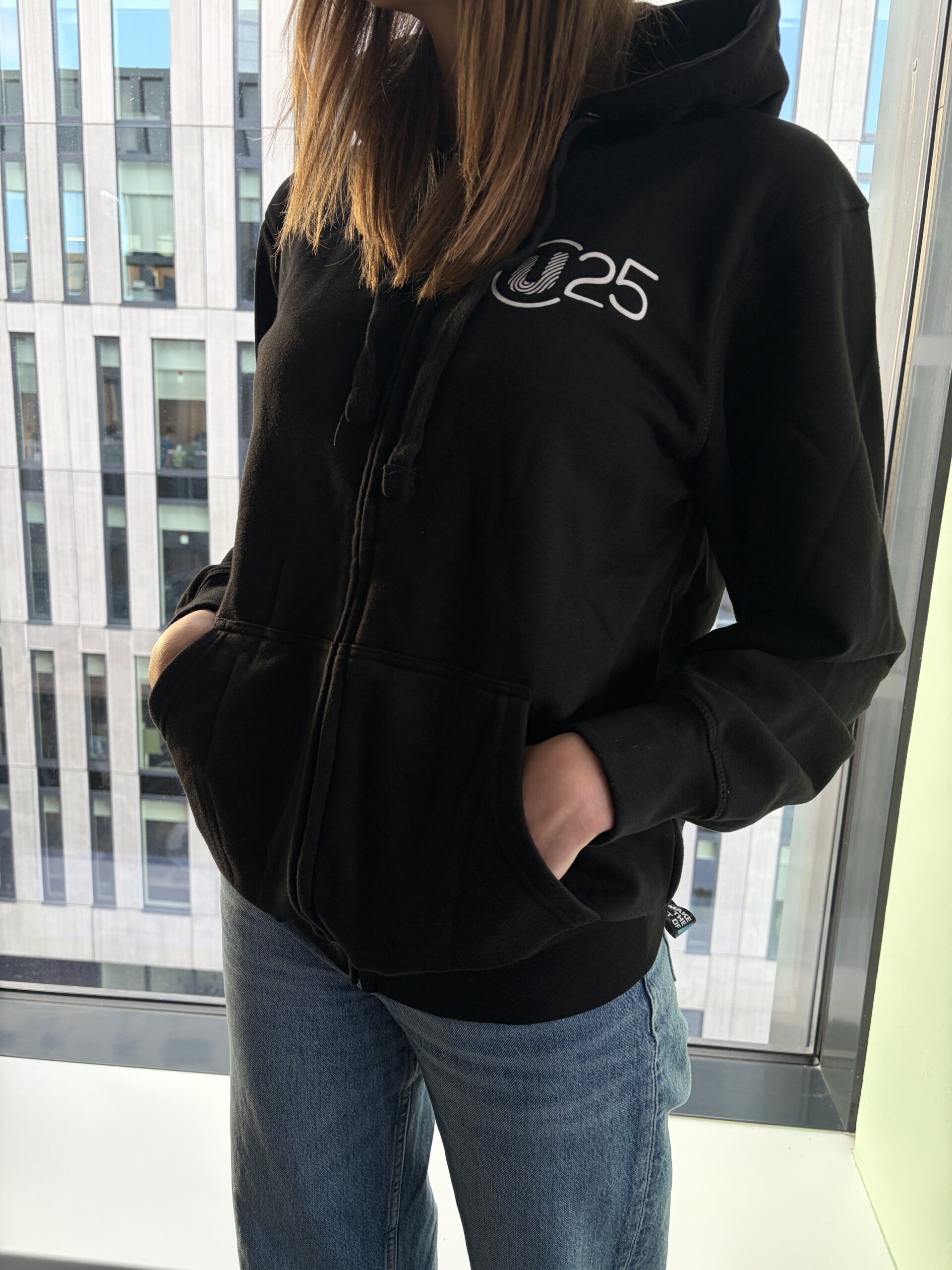 UC25 FEKETE PULÓVER